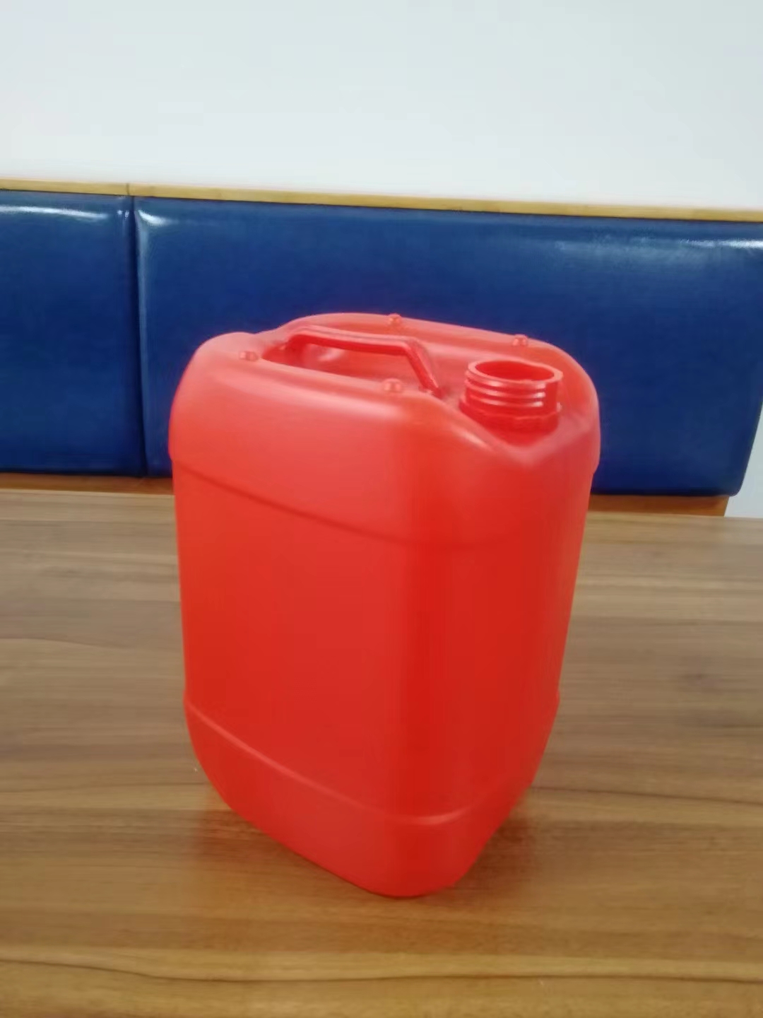 20升塑料桶堆码桶20公斤化工储罐包装桶尿素液桶