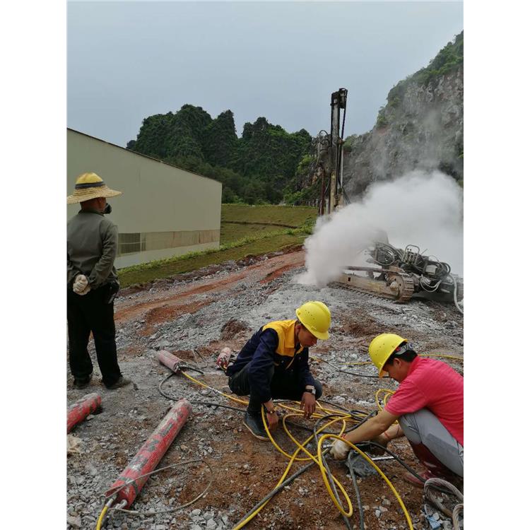 机械设备膨胀机分裂机静态爆破水泥混凝土