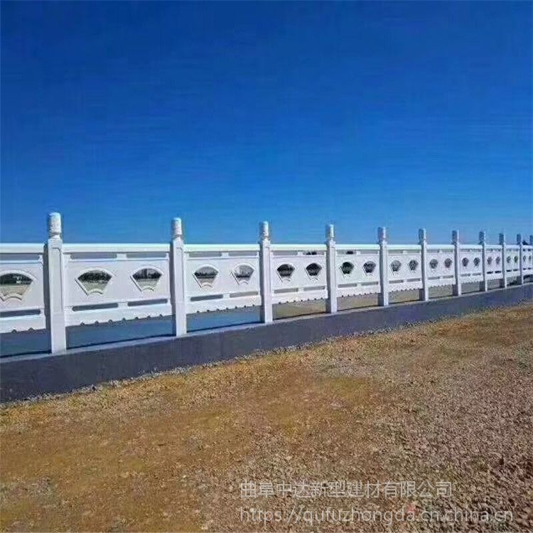 水泥仿石护栏栏杆较新价格 钢筋混凝土仿石河道护栏