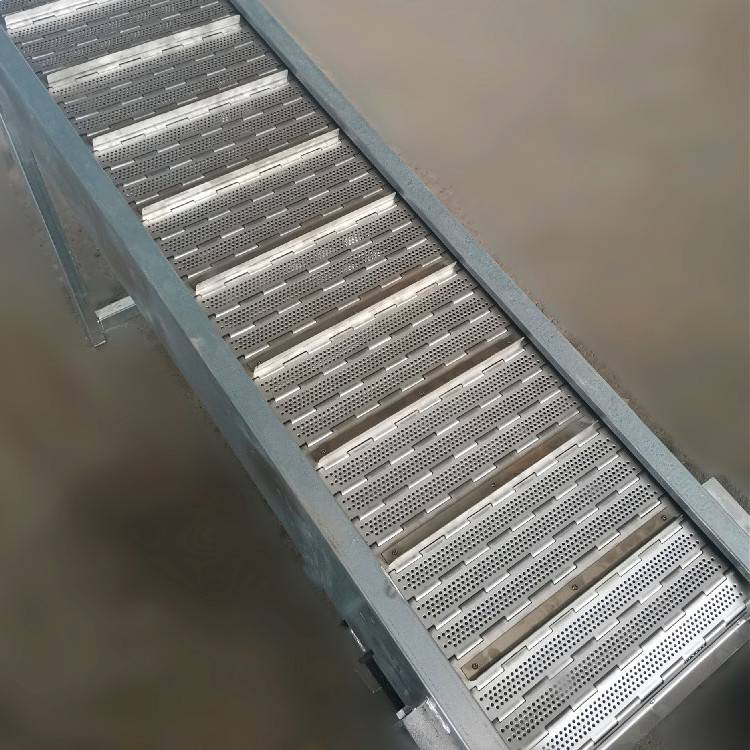 正德输送防滑链板输送机 带凸点链板输送带 不锈钢倾斜链板