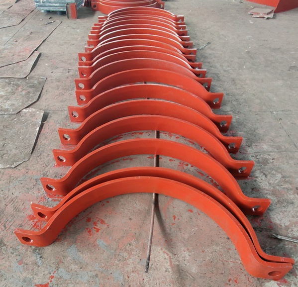 生产加筋焊接型管托化工建筑大口径管道导向固定管托