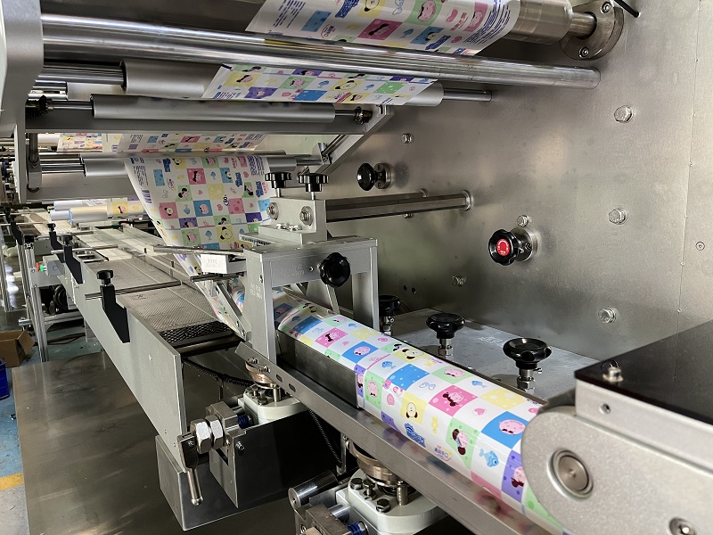 80片婴儿湿巾生产线包装机械一次性湿巾包装机