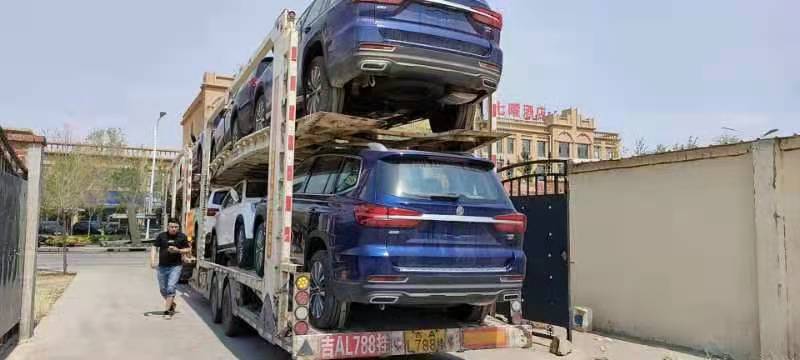 山东潍坊到新疆霍尔果斯汽车托运1000公里得多少钱