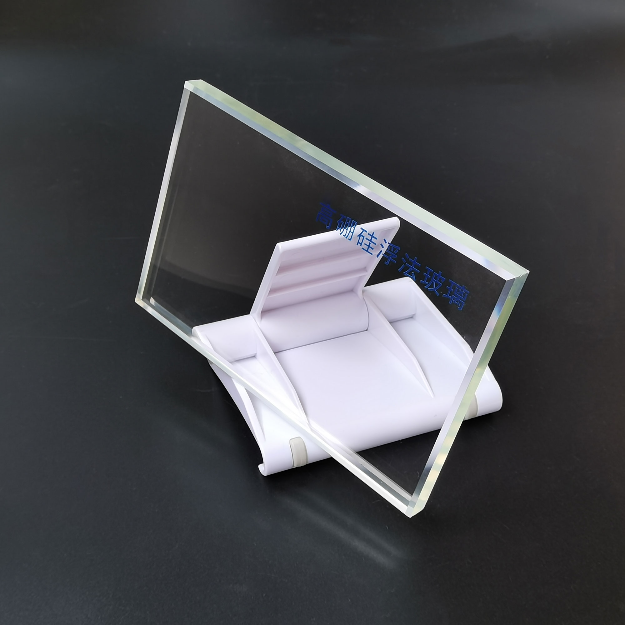 高硼硅3.3耐热冲击浮法平板玻璃 I 高硼硅玻璃