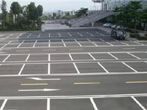 停车标准尺寸的停车场车位划线？