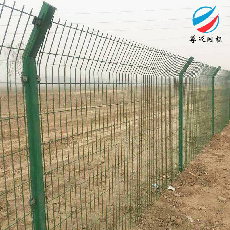 城市道路护栏网 园林防护网 硬塑铁丝网围栏网厂家 安装简便 方便运输