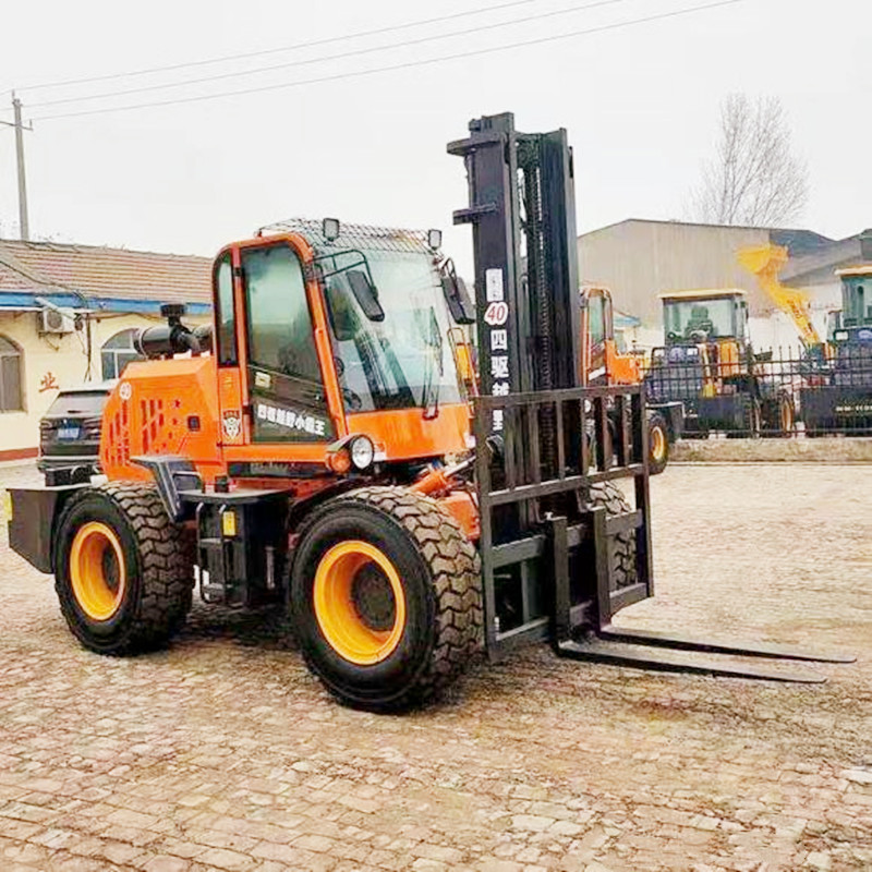 出口山路四驱叉车带铲斗国三发动机排放