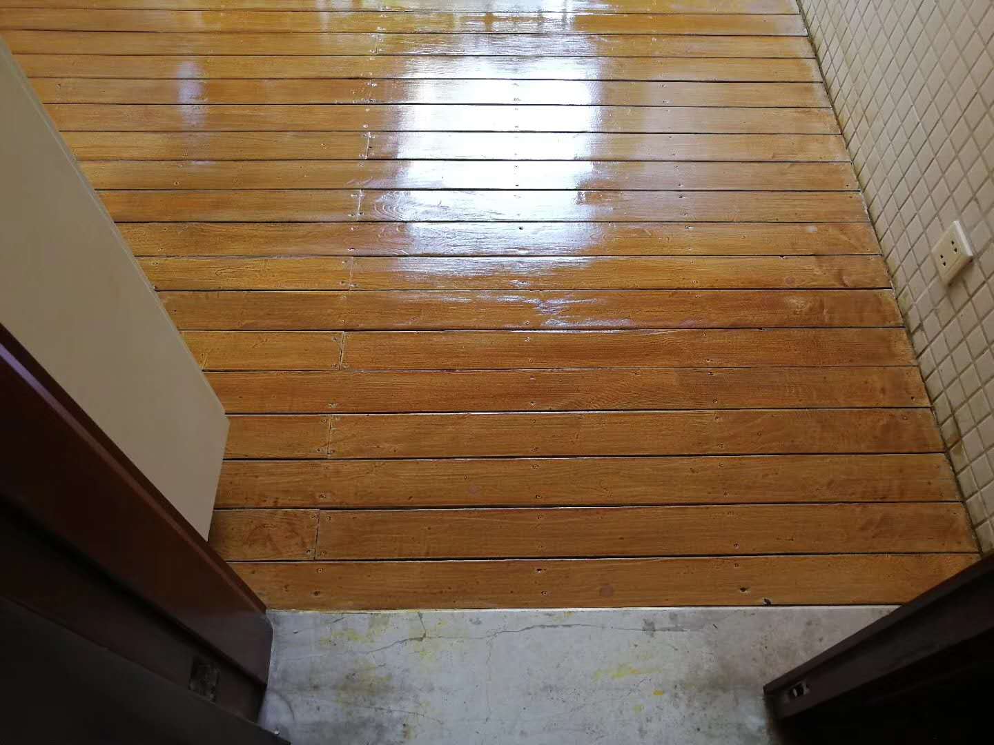 重庆pvc地胶地板公司-地板翻新价格-椿艺贸易