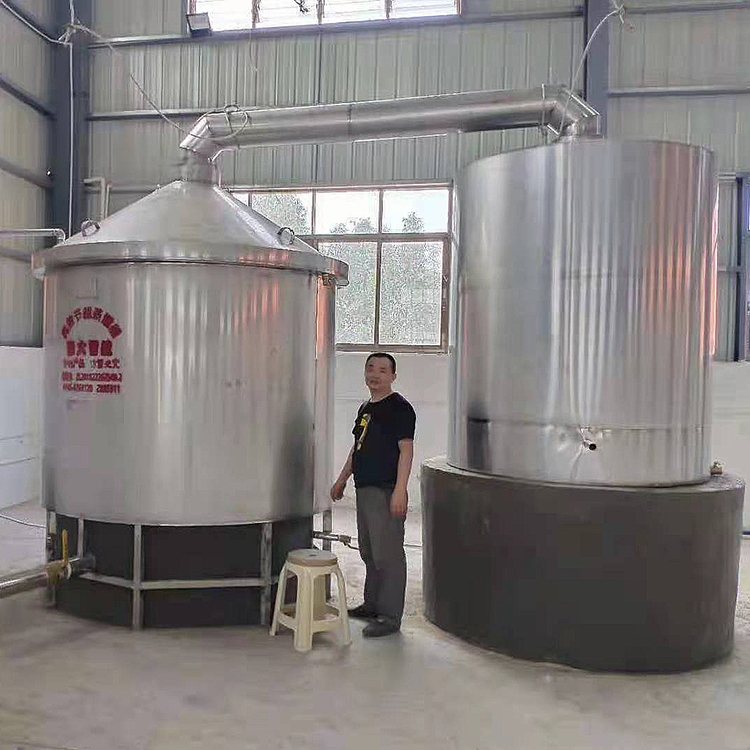 水田村引进500斤型白酒烤酒全自动酿酒设备厂家的设备酿酒