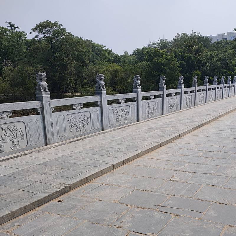 石栏杆狮子柱头-河道边青石护栏制作安装