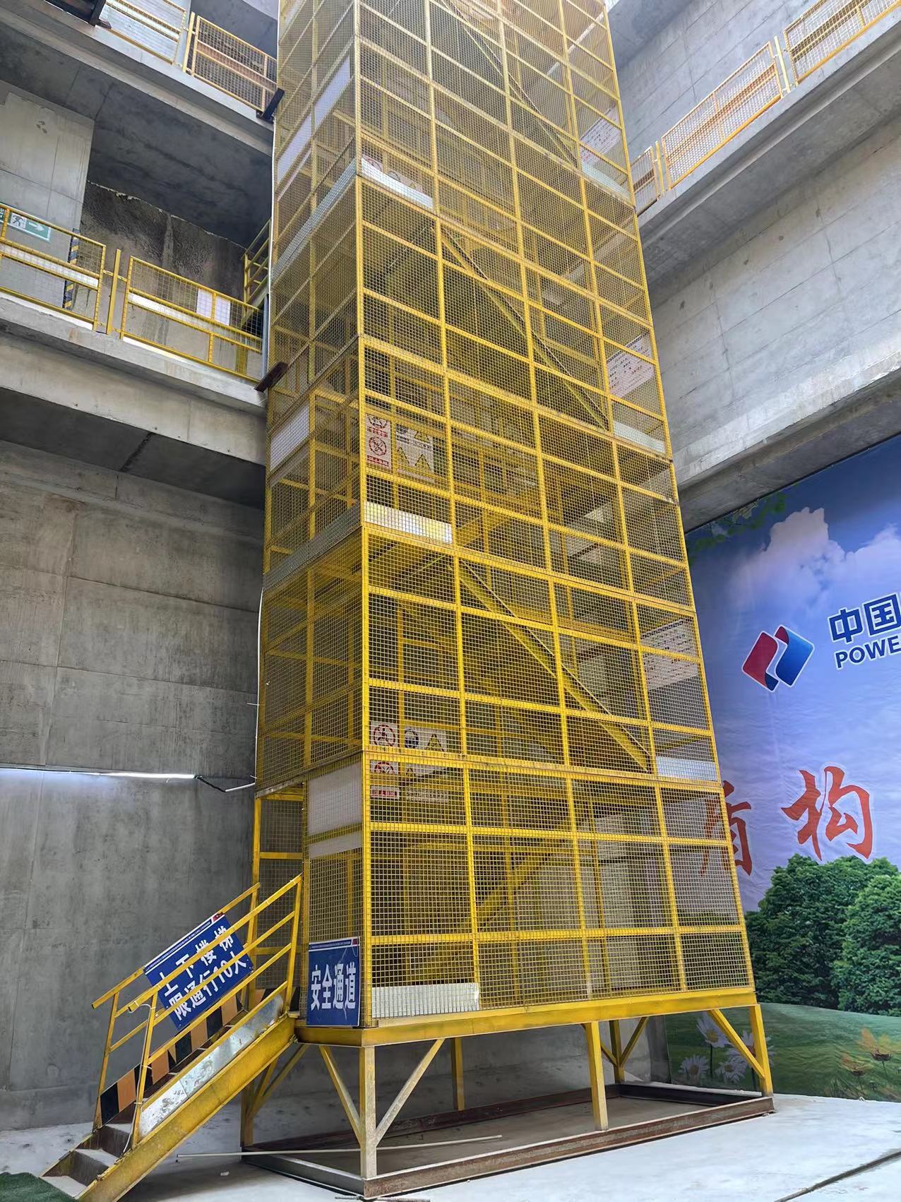 广州现货供应厂家桥梁爬梯梯笼 挂网爬梯工程桥梁施工方形梯笼 基坑通道安全爬梯