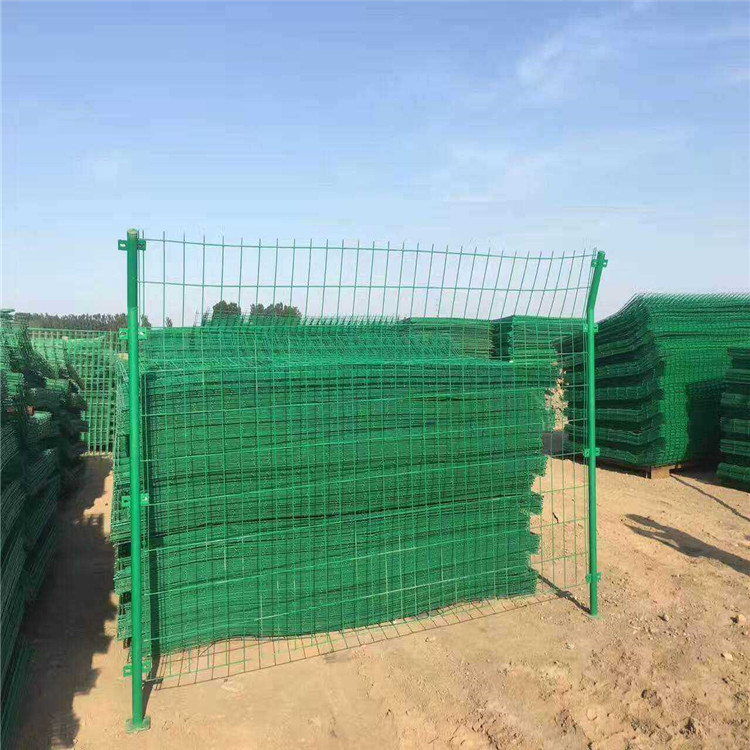 恺嵘 双边丝护栏网 高速公路防护栏 果园圈地隔离防护网