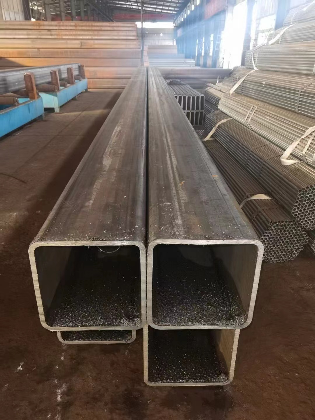 天津方管厂家赫隆钢铁，可承接Q235B，Q355B材质结构管，长度4m-23m，