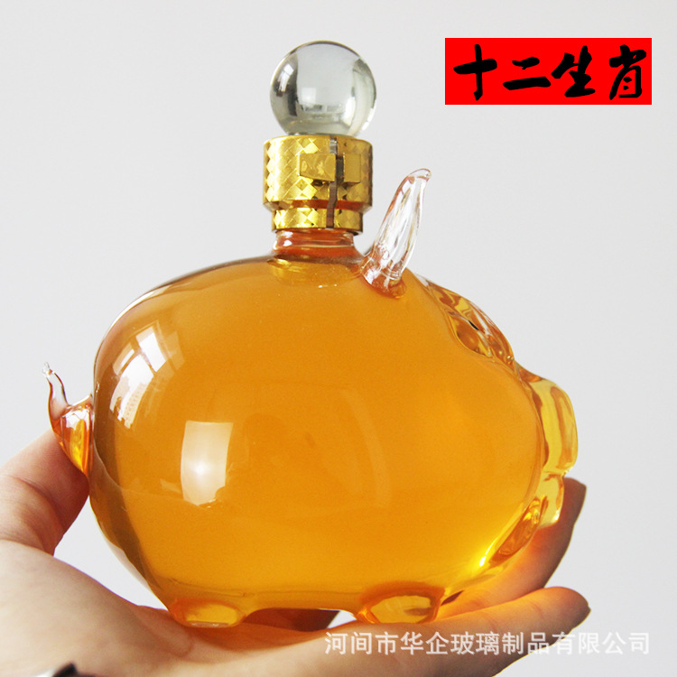 河间华企手工艺生产十二生肖小猪造型玻璃工艺泡酒瓶500ml