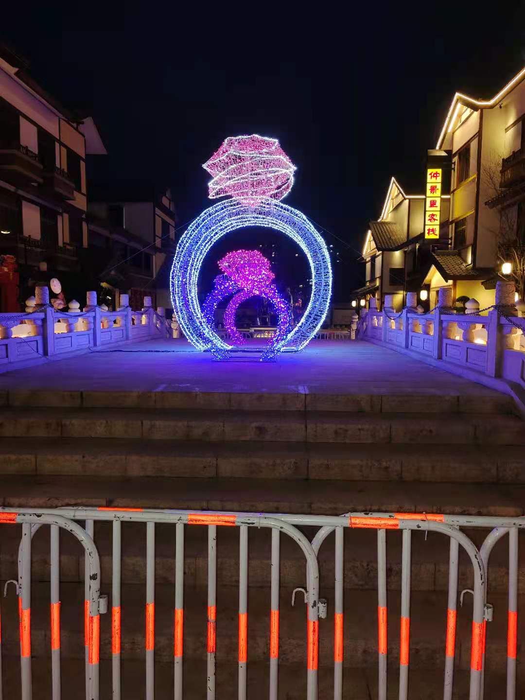 河南郑州LED户外造型灯动感时光隧道大型灯光节庆圣诞节景观装饰楼盘亮化乐啦旅游道具