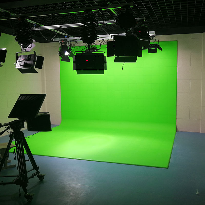 虚拟直播间校园电视台 实景虚拟新闻演播室 蓝箱灯光声学装修方案