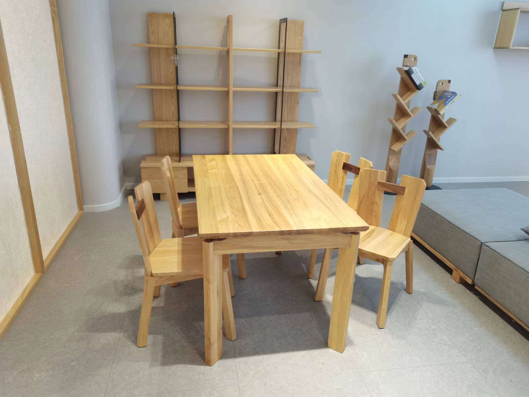 百维斯美琳馨实木餐桌椅