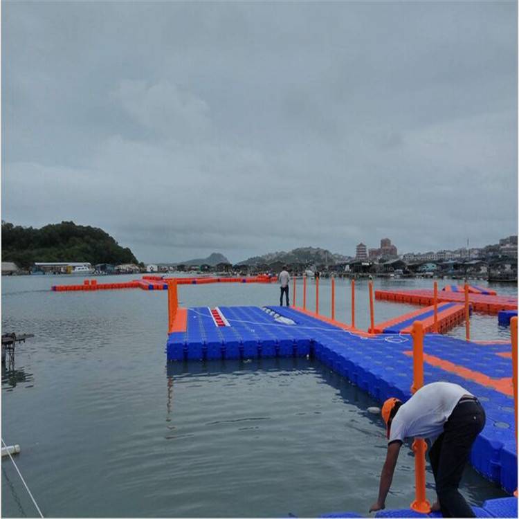 浙江塑料浮箱运用广泛浮桥垂钓码头网箱养殖水产养殖水上休闲环保材料