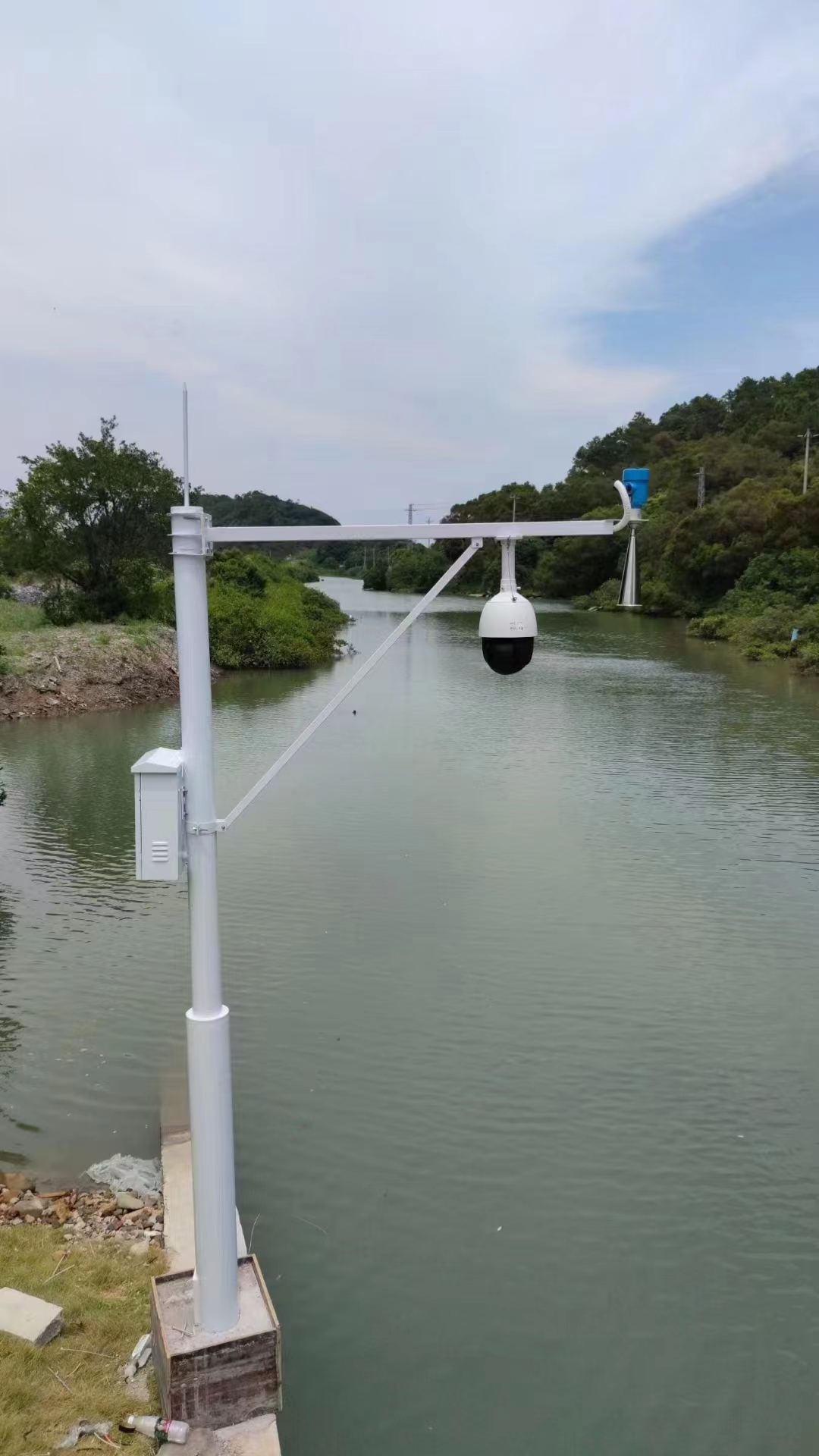 河岸水位实时监测系统 聚一搏水雨情测报站-免维护，性能稳定