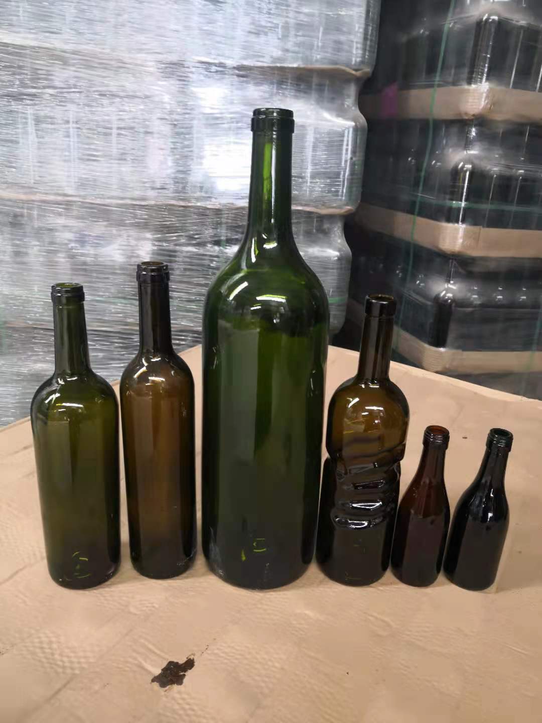 徐州玻璃瓶生产厂家长期加工定制玻璃红酒瓶