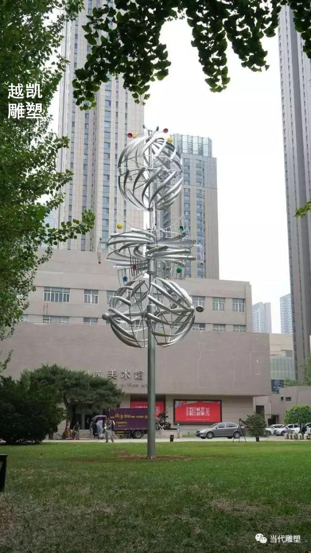 标示风动制作 街头风动雕塑抽象 户外雕塑风动工程
