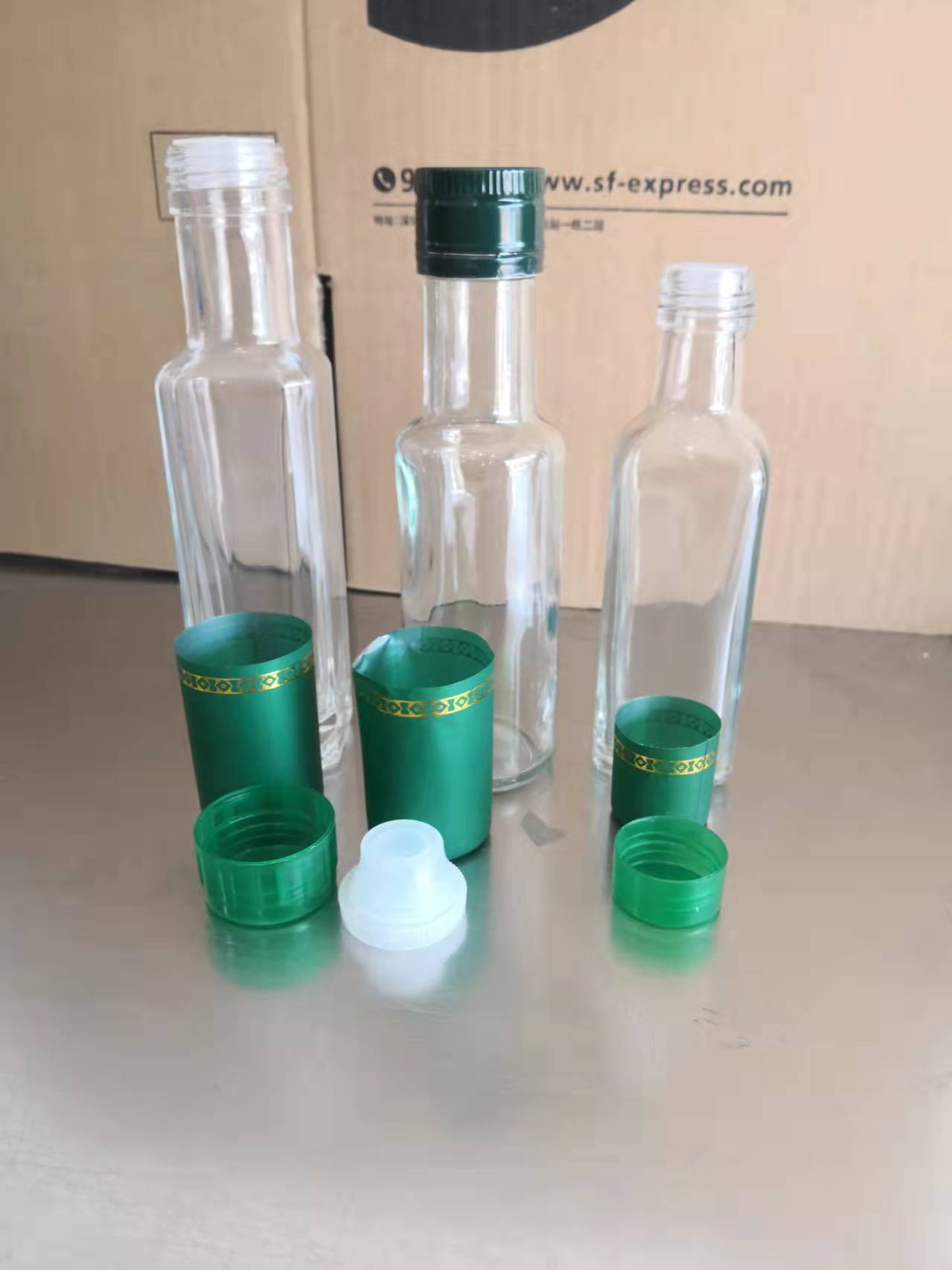 徐州玻璃瓶厂家供应玻璃芝麻油瓶配套胶冒瓶盖