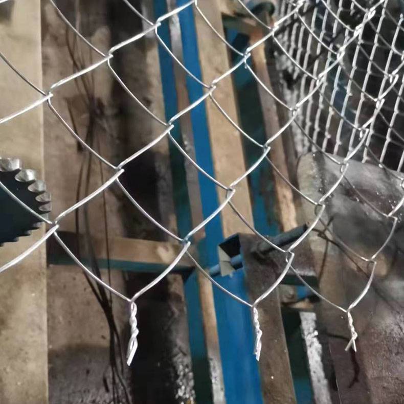 热镀锌铁丝网围栏 家禽钢丝养鸡网 果园隔离网 养殖栅栏网