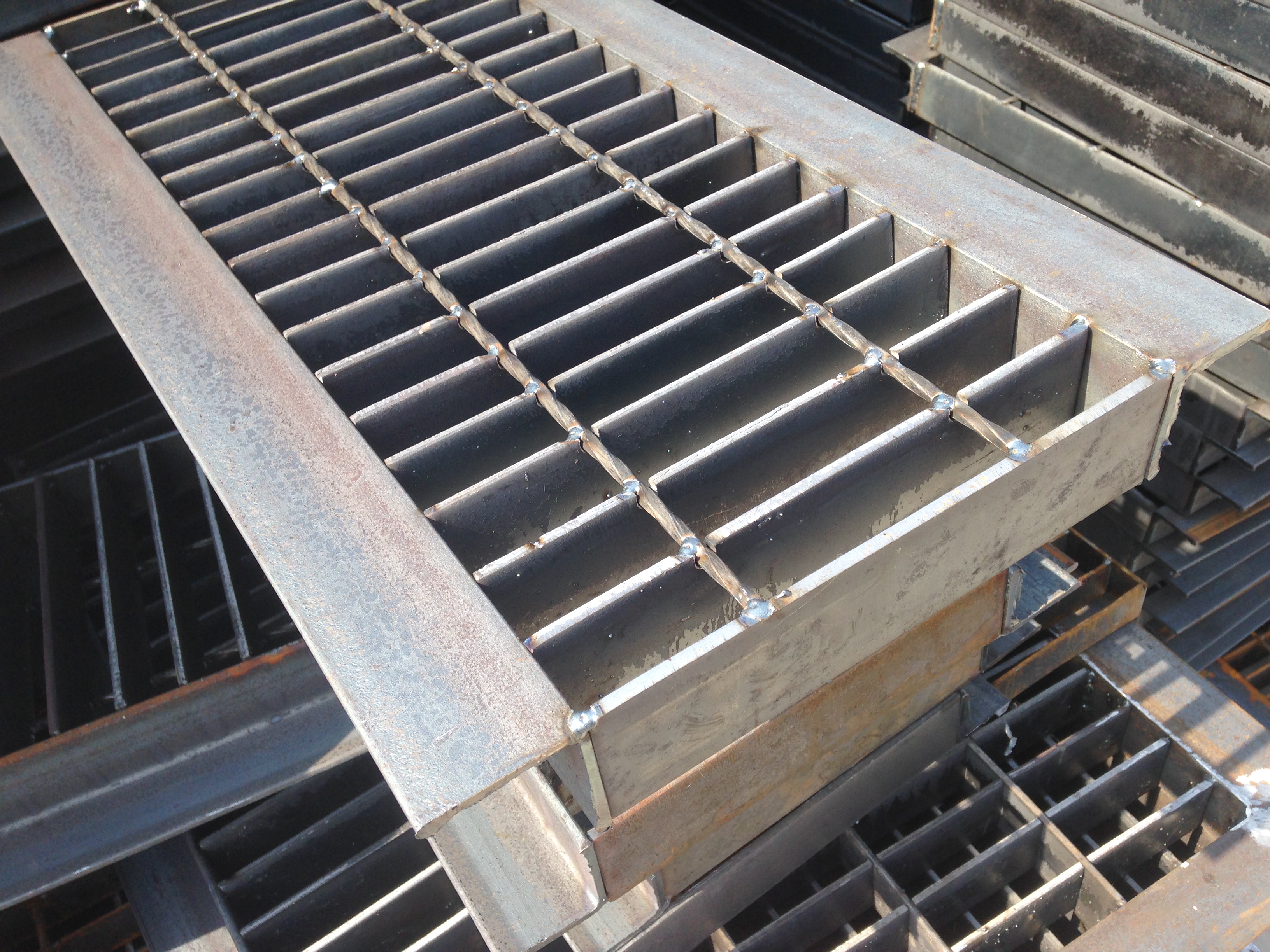 沟盖板厂家供应钢格栅盖板 污水处理水沟盖板 镀锌钢格板现货