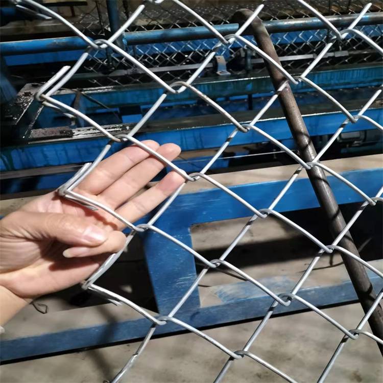 煤矿菱形勾花网 矿井安全防护网 矿用钢丝网 铁丝网围栏规格齐全