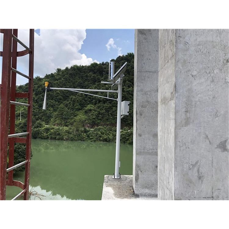 深圳水位雨量全天候监测站 低功耗 高精度 水位监测设备
