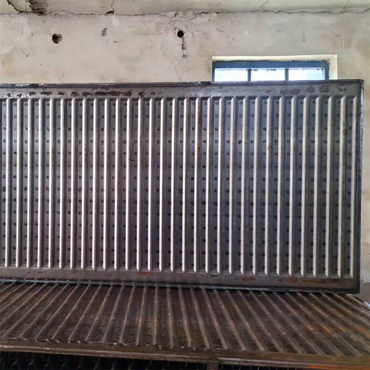 西藏自治区挂式散热器 GB22-300/2600钢制板式散热器 1200-3400-1400-3200为标准接口位置