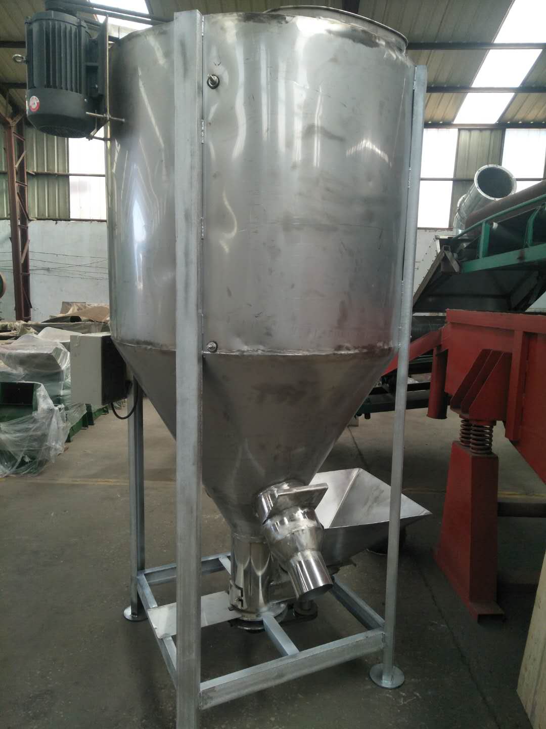 天津供应临沂生产不锈钢面粉搅拌机专业定制