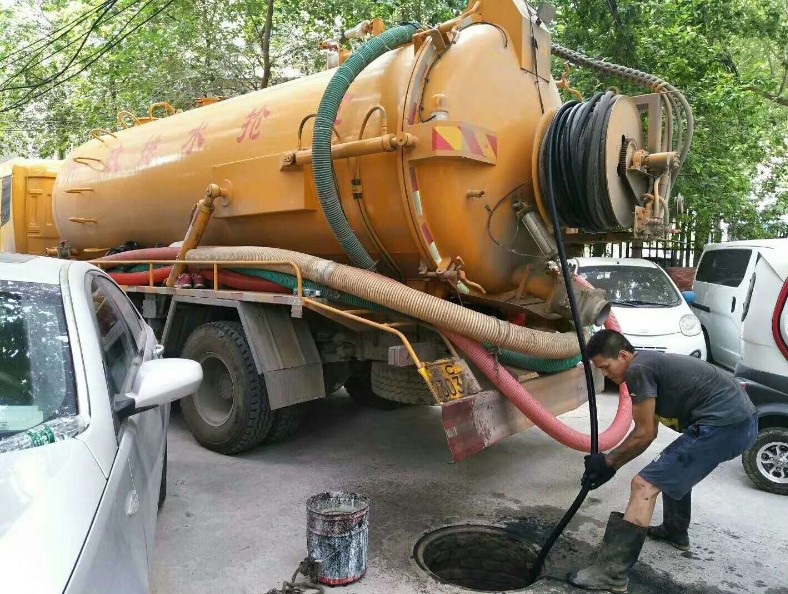 尖草坪区备着抽粪车，高压清洗车，抽化粪池抽粪抽污水泥浆，抽蓄水池