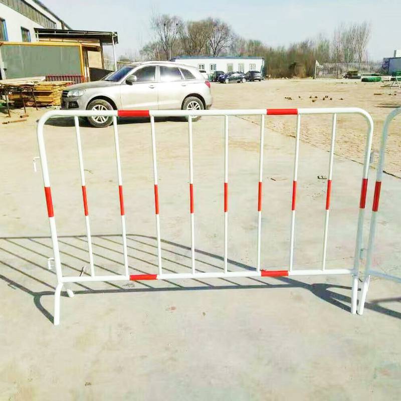 防疫铁马护栏 白红色隔离栅栏 可移动式人员分流围栏