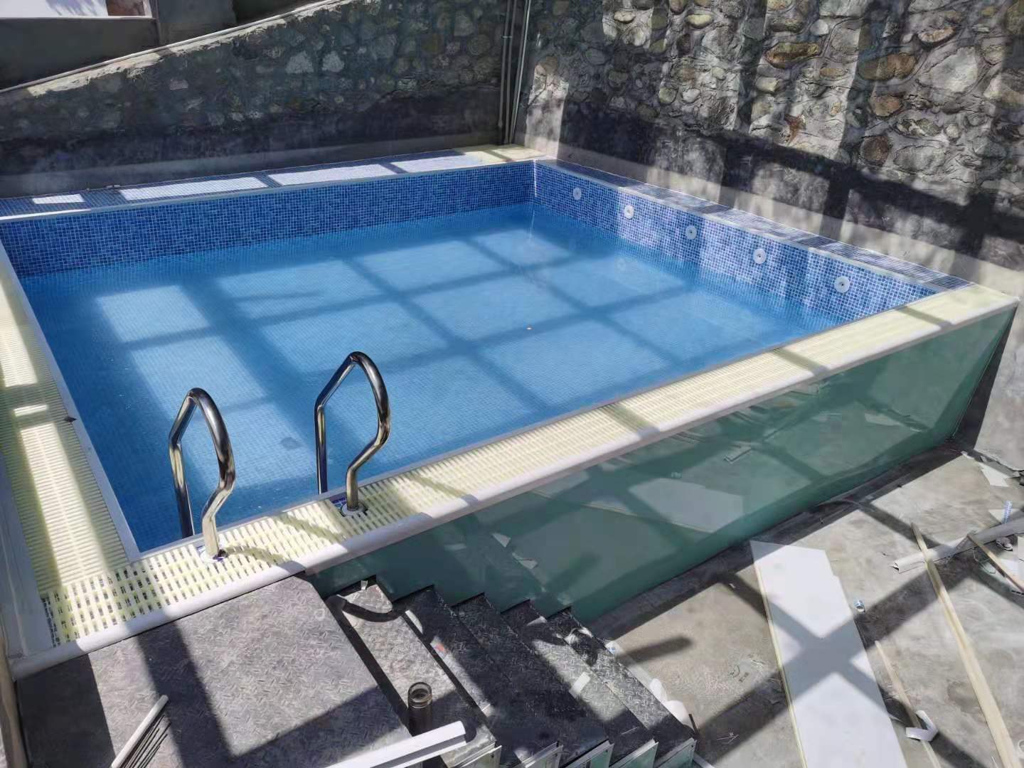 钢结构游泳池需要哪些设备 欢迎咨询