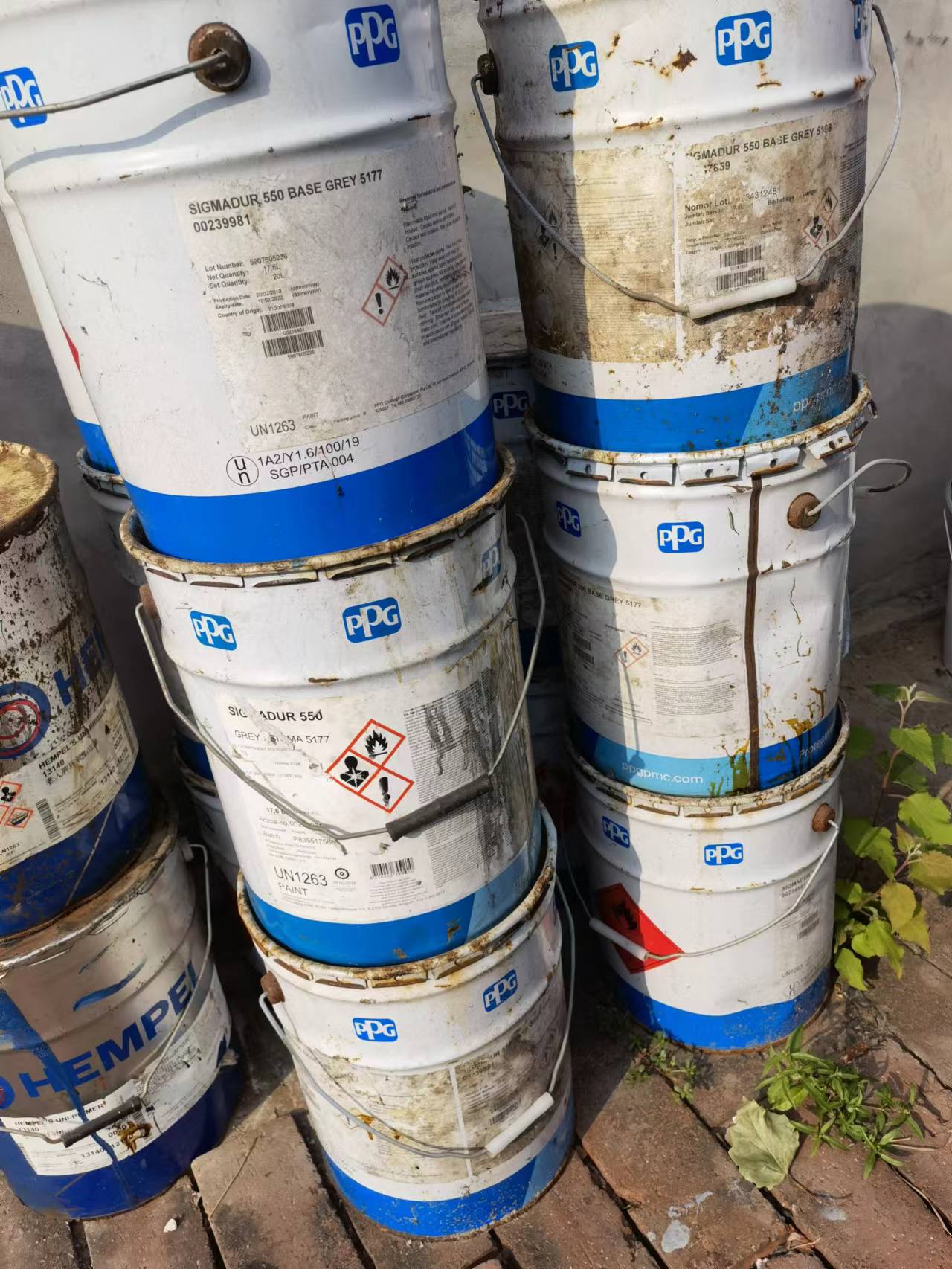 环氧固化剂回收多少钱一吨，废旧油漆如何处理