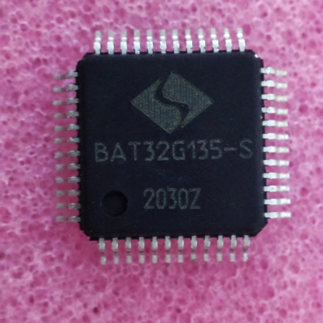 中微 BAT32G135-S LQFP48 32位低功耗MCU 原厂代理
