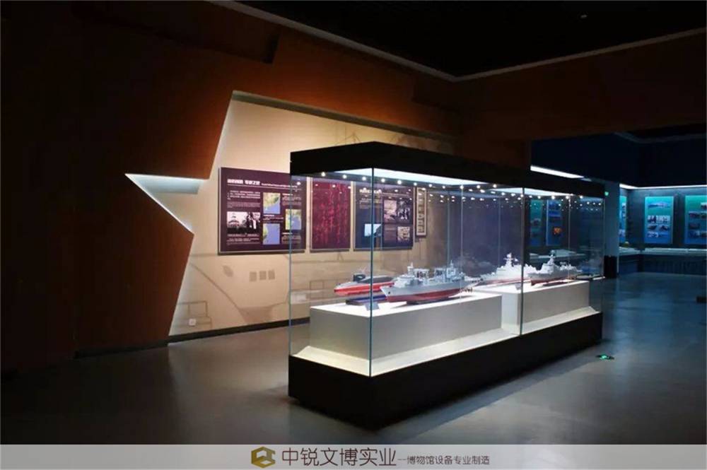 中锐文博实业 专业军事战争纪念馆展览柜设计订做