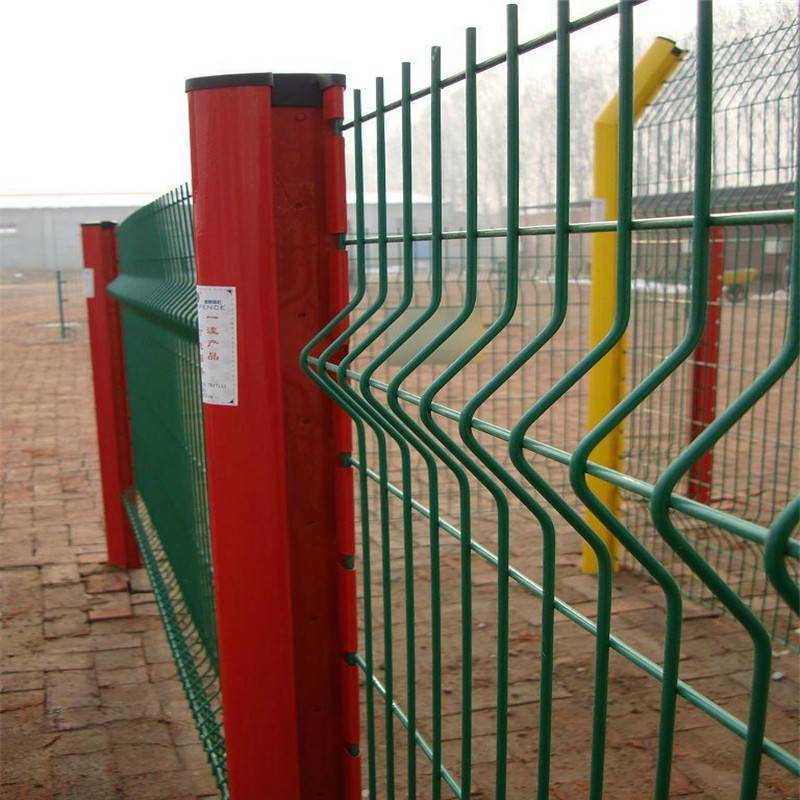 淮盛桃型柱护栏网 1.2米浸塑隔离网 弯头防护网红柱白片