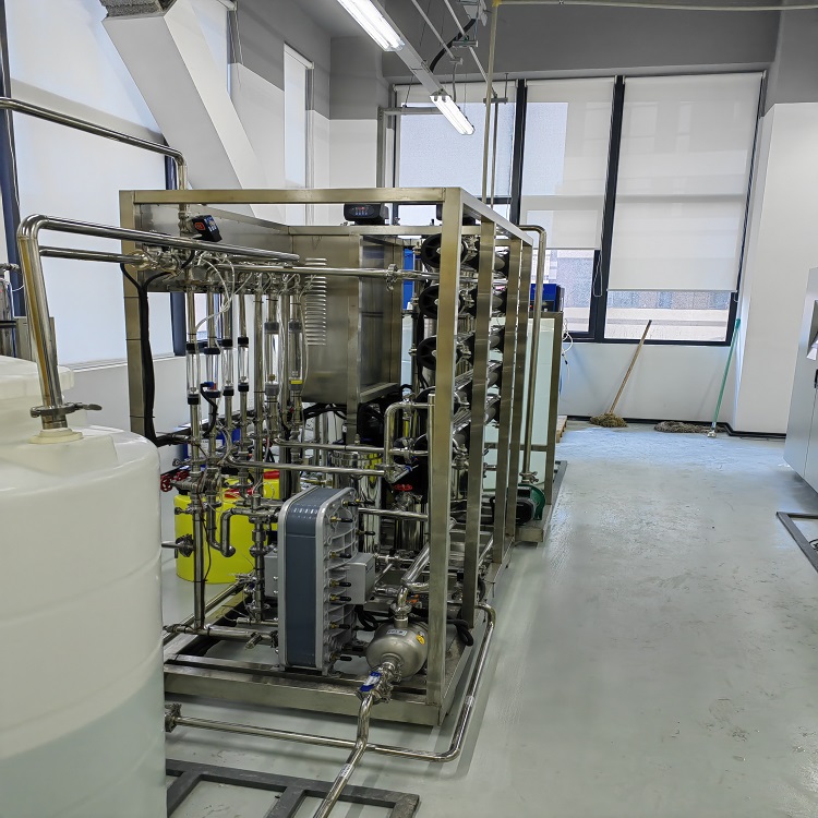 不锈钢列管多效蒸馏水机 PLC自动控制 权坤 有效去除水中杂质
