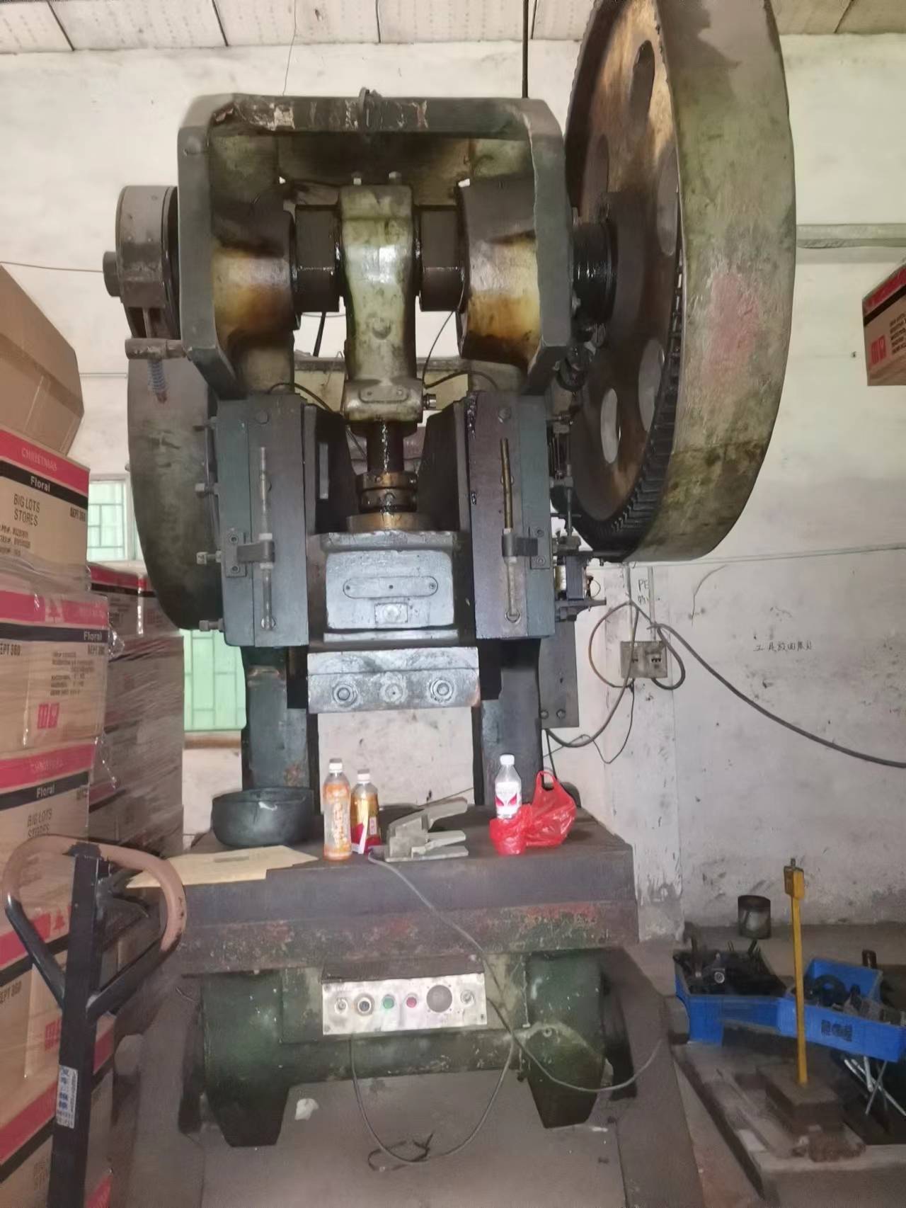 东莞五金厂报废旧机器设备回收公司