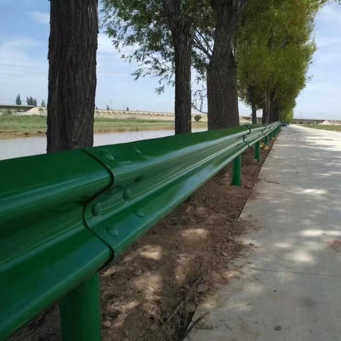 波形护栏板高速省道二级公路防撞隔离栏端头立柱波纹梁钢防护栏杆