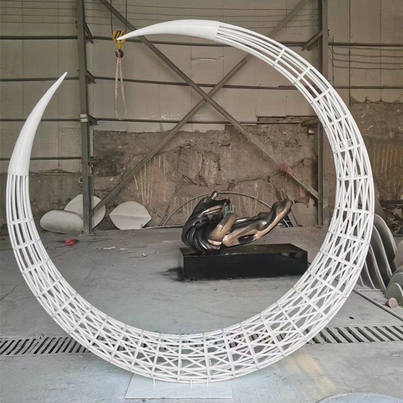 不锈钢镂空圆圈雕塑