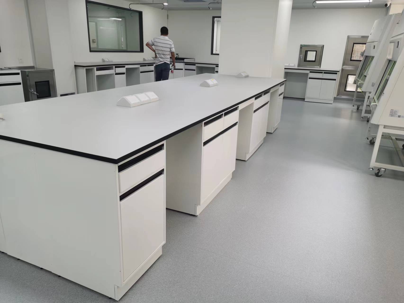 平乐实验室家具、桂林实验台生产安装，广西实验台工厂