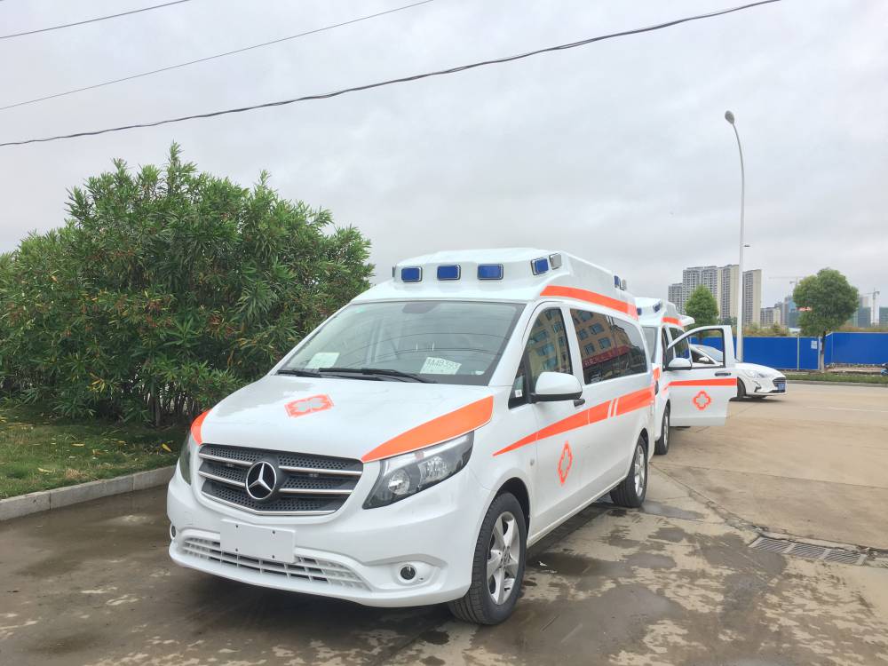 国六奔驰救护车 带负压舱救护车 全国接单