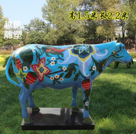 欧式奶牛雕塑风格生产商 钛金牛类雕塑 玻璃钢大型奶牛雕塑