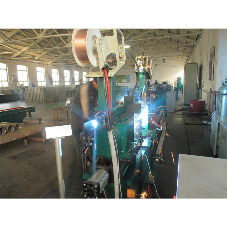 广州托辊焊机厂 输送机托辊配件加工设备