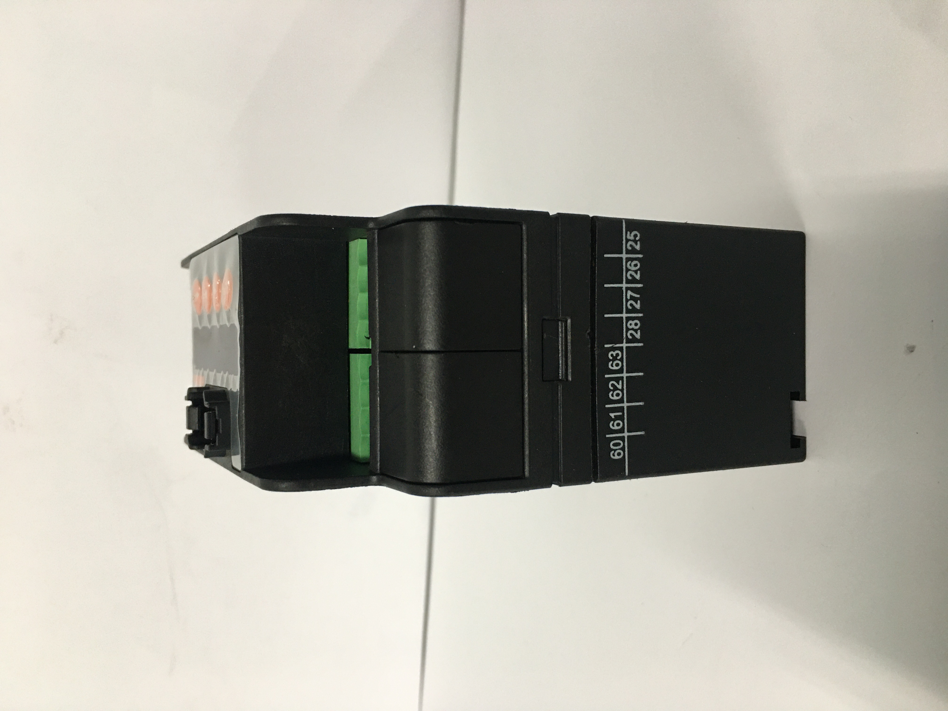 安科瑞 AGF-M16T/L 小型光伏發電設施 智能光伏匯流采集裝置 液晶顯示 16路DC0-20A光伏匯流檢測
