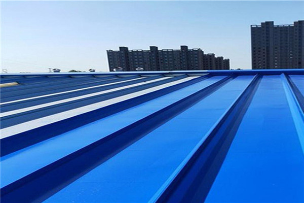 江苏苏彩金属钢塑板用于厂房屋面装修，建筑厂房屋面用的材料