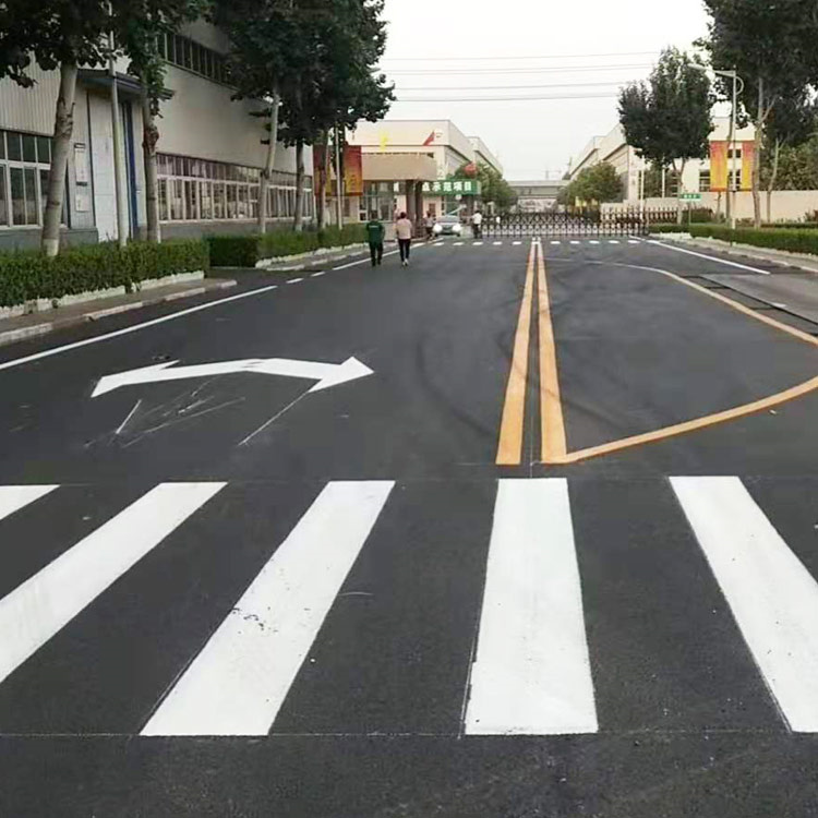 天津北辰区停车场设施划线 厚度均匀色泽清晰 路佳交通划线